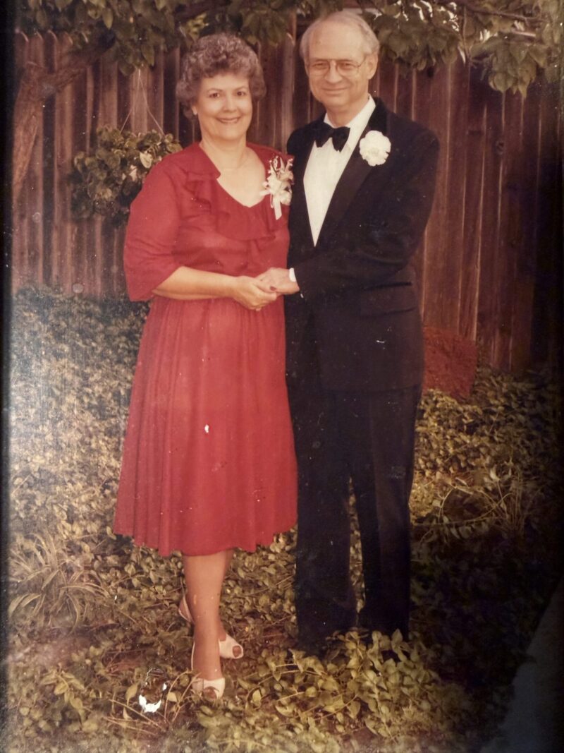 Delma Gene and Laura Dell Akin